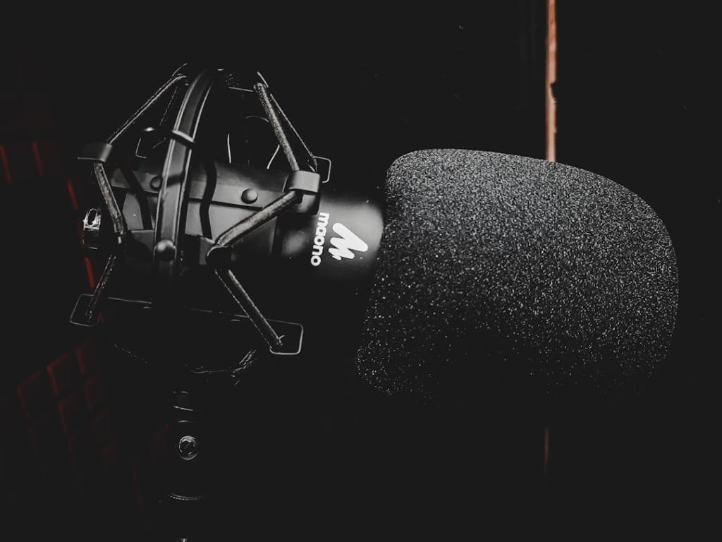 Smashing Security podcast 448: A TikTok ban, an AI deepfake scandal, and a security review for you – December&nbsp;2025