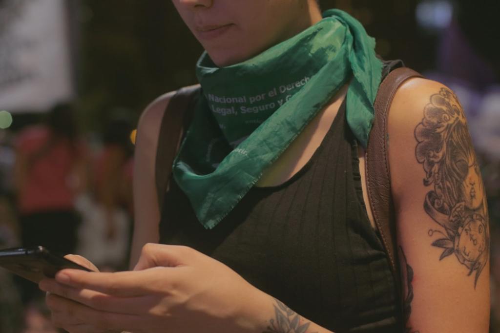 Smashing Security Podcast 449: ‘The TikTok Ban, and the AI sexbot’ – January&nbsp;2026